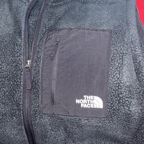 Mens TNF FLEECE PK VEST - Picture 2 of 7
